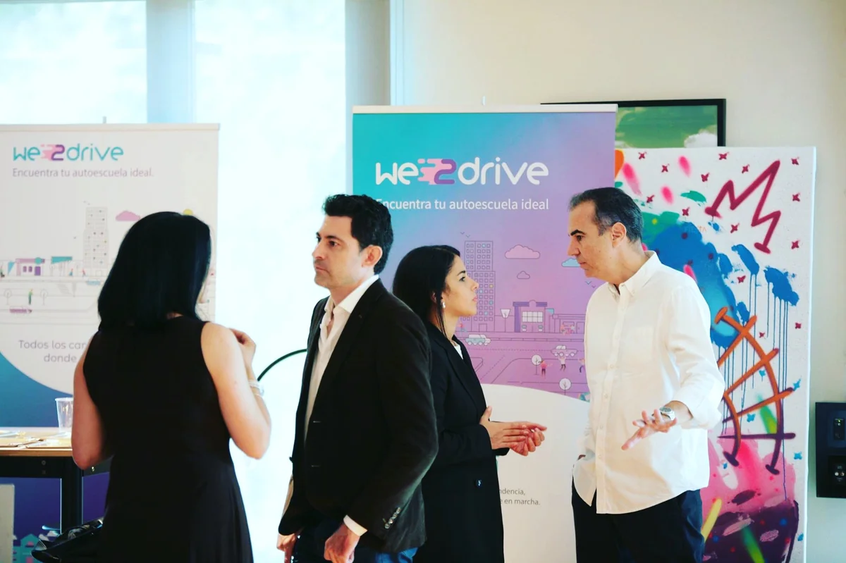 Conversaciones durante el lanzamiento de We2Drive